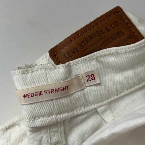 Levi’s • Wedgie Straight Cold Feet Women's White Jeans - Picture 6 of 9